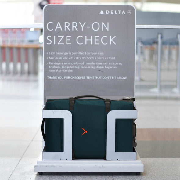 Hynes Eagle 22-inch Softside Carry on Luggage 42L